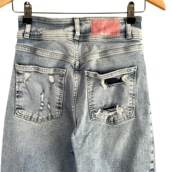 Zara High Rise Vintage Straight Leg Distressed Jeans in Light Blue Wash, Size 4 - Picture 7 of 9